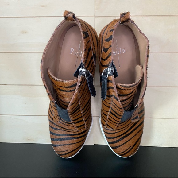 Paolo Women’s Tan & Black Zebra Stripe Wedge Sneaker - Picture 8 of 12